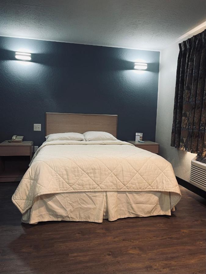 Motel Century 21